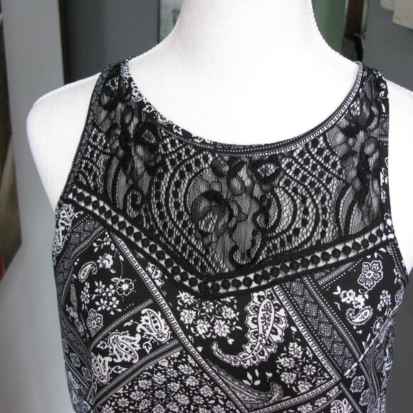 IZ Byer Black/White Paisley Sleeveless Blouse Size Medium - Picture 2 of 5